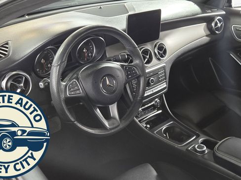 Used 2019 Mercedes-Benz GLA 250 4MATIC image 10