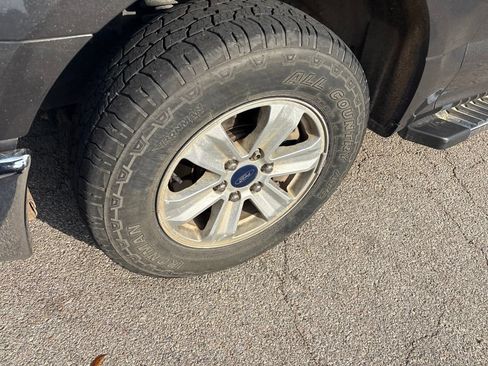 Used 2015 Ford F150 XLT RWD image 9