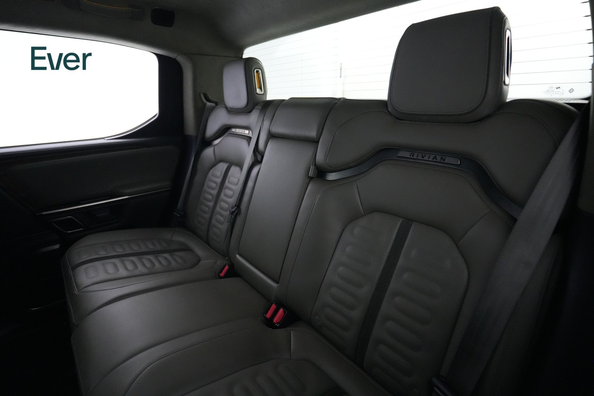 Used 2022 Rivian R1T Adventure AWD/4WD image 24