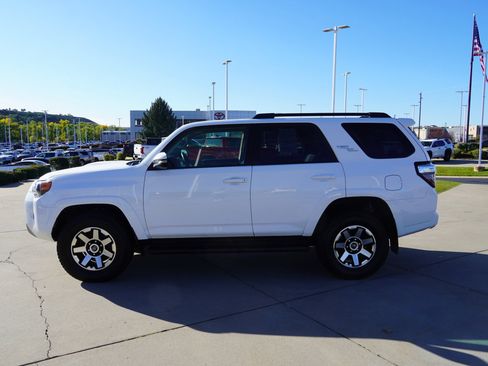 Certified 2022 Toyota 4Runner TRD Off-Road Premium image 5