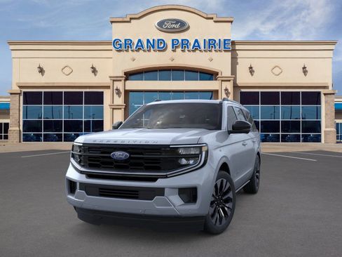 New 2025 Ford Expedition Platinum w/ Driver's Package image 2