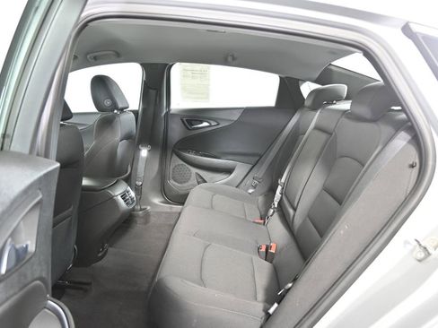 Used 2017 Chevrolet Malibu LT image 17
