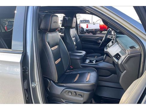 Used 2022 GMC Yukon XL AT4 w/ AT4 Premium Plus Package image 8