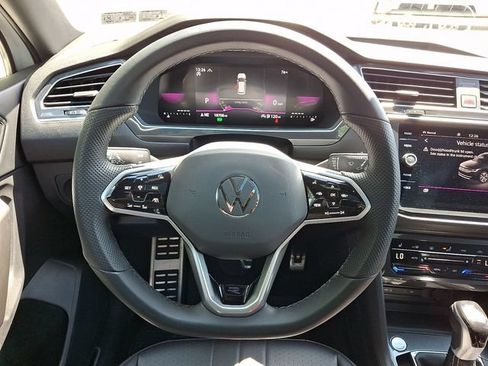 Used 2023 Volkswagen Tiguan SE R-Line AWD/4WD image 21