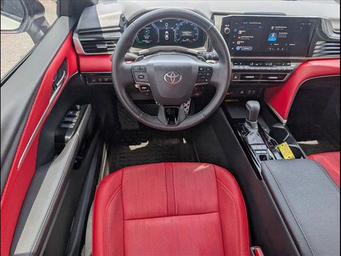 Used 2025 Toyota Camry XSE AWD/4WD image 8
