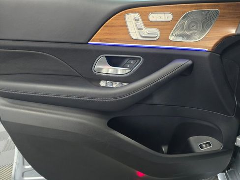 Used 2024 Mercedes-Benz GLS 450 4MATIC image 36