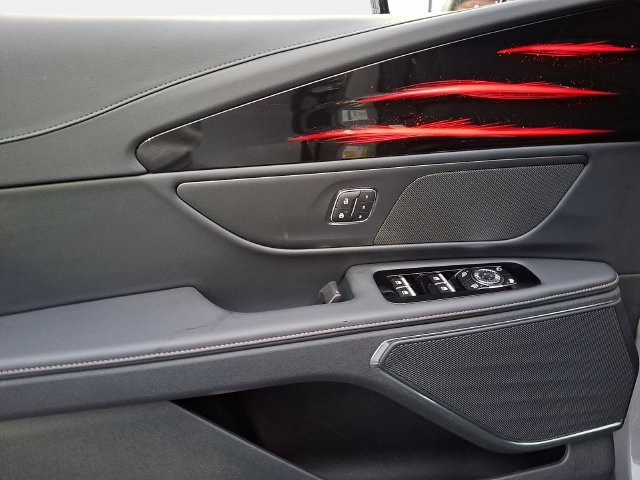 New 2026 Lincoln Nautilus Premier AWD/4WD image 10