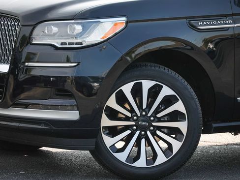 Certified 2022 Lincoln Navigator Reserve AWD/4WD image 19