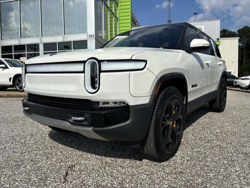Used 2023 Rivian R1S Adventure AWD/4WD image 11