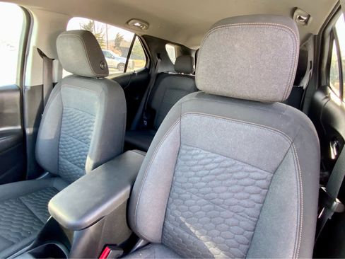 Used 2020 Chevrolet Equinox LT image 28