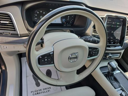 Used 2020 Volvo XC90 T6 Momentum AWD/4WD image 14