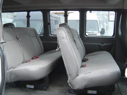 Used 2018 GMC Savana 3500 LT w/ LT Preferred Equipment Group image 10