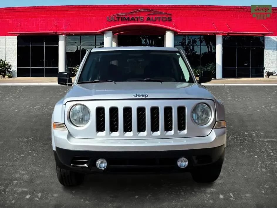Used 2012 Jeep Patriot Latitude FWD image 6