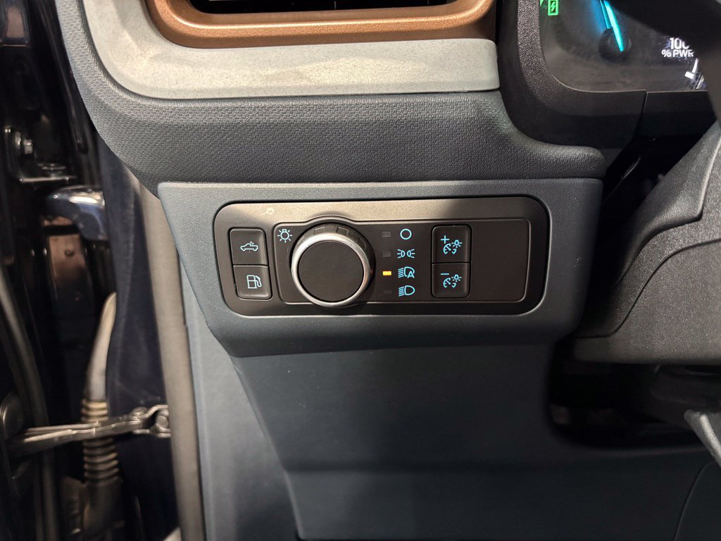 Used 2022 Ford Maverick Lariat w/ Lariat Luxury Package FWD image 26
