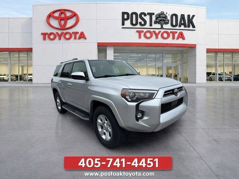 Used 2022 Toyota 4Runner SR5 AWD/4WD image 2