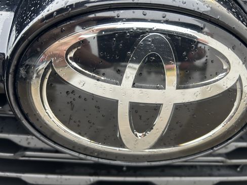 Certified 2020 Toyota RAV4 XLE image 9