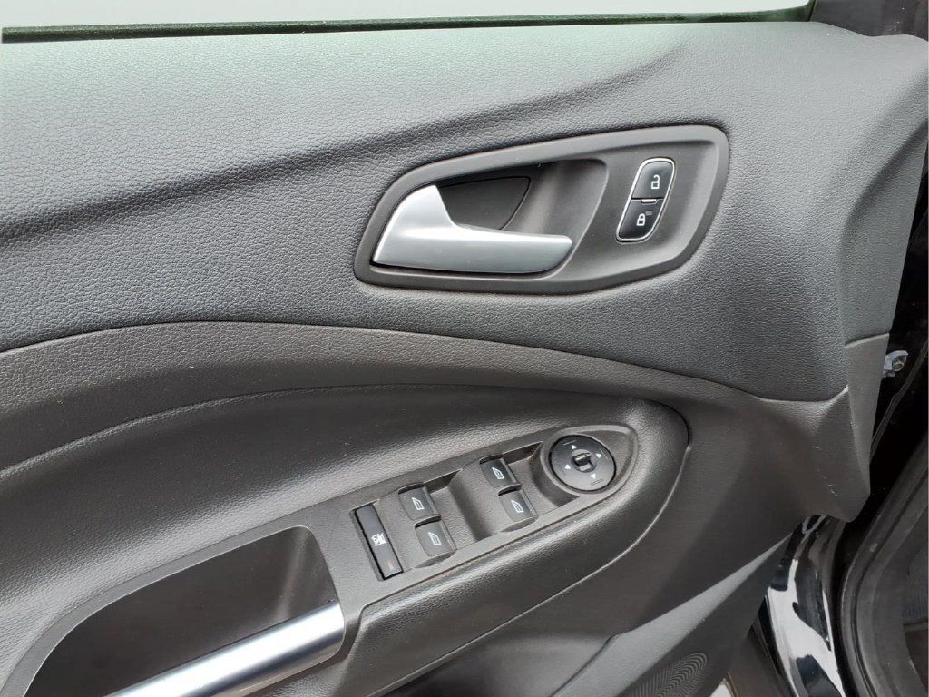 Used 2018 Ford Escape SEL FWD image 15