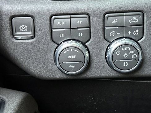 New 2026 GMC Sierra 2500 SLT w/ SLT Premium Package image 31