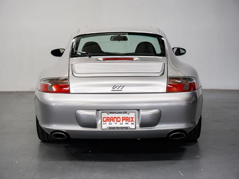 Used 2004 Porsche 911 Carrera RWD image 4