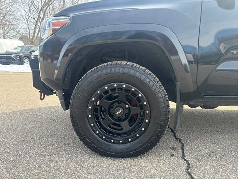 Used 2020 Toyota Tacoma SR5 image 24