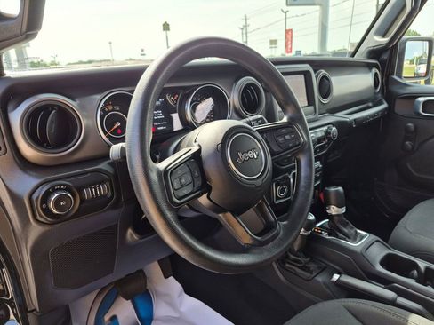Used 2022 Jeep Wrangler Unlimited Sport AWD/4WD image 16
