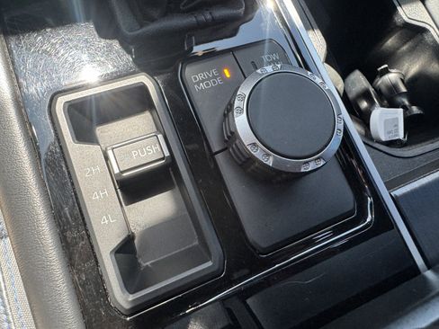 Used 2023 Toyota Tundra Platinum image 31