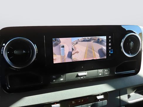 Used 2024 Mercedes-Benz Sprinter 2500 image 38