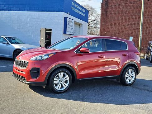 Used 2019 Kia Sportage LX image 3