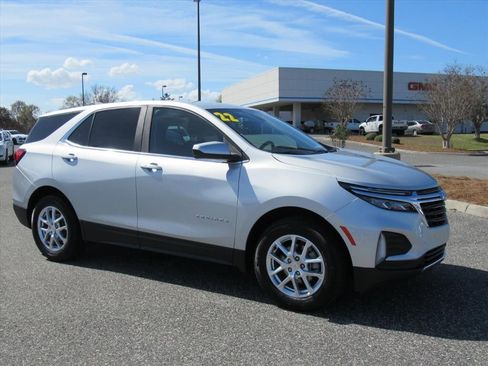 Used 2022 Chevrolet Equinox LT FWD image 2