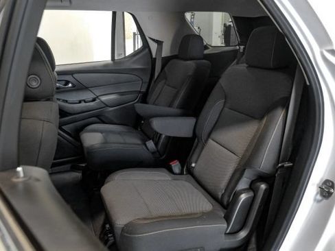 Used 2020 Chevrolet Traverse LT FWD image 40