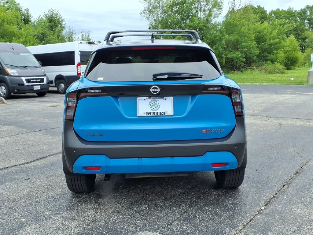 Used 2025 Nissan Kicks SR w/ Illumination Package AWD/4WD image 6