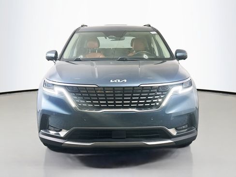Used 2023 Kia Carnival SX Prestige image 2