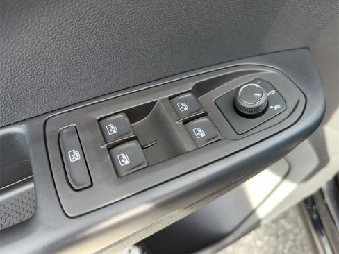 New 2025 Volkswagen Taos S image 25