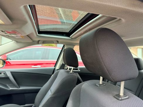 Used 2010 MAZDA MAZDA3 i Touring FWD image 15