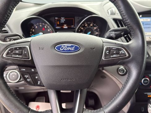 Used 2019 Ford Escape SEL FWD image 12