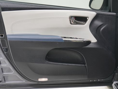Used 2014 Toyota Avalon XLE Premium FWD image 13
