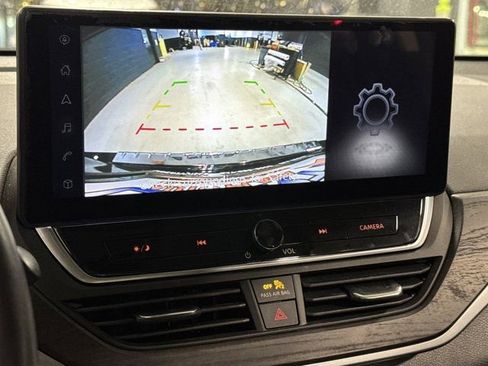 Used 2023 Nissan Altima 2.5 SV w/ SV Premium Package image 26