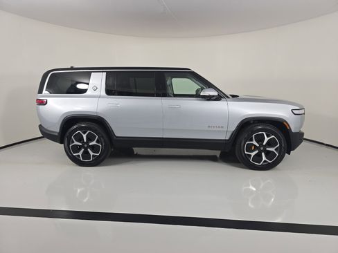 Used 2024 Rivian R1S Adventure AWD/4WD image 6