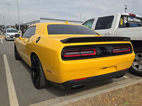 Used 2017 Dodge Challenger SRT Hellcat image 2