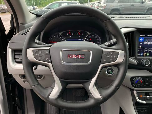 Used 2024 GMC Terrain SLT FWD image 13