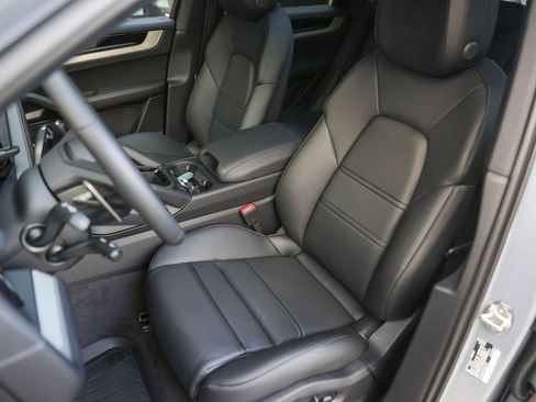 New 2026 Porsche Cayenne Coupe AWD/4WD image 5