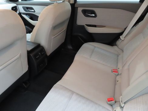 Used 2021 Nissan Rogue SV image 23