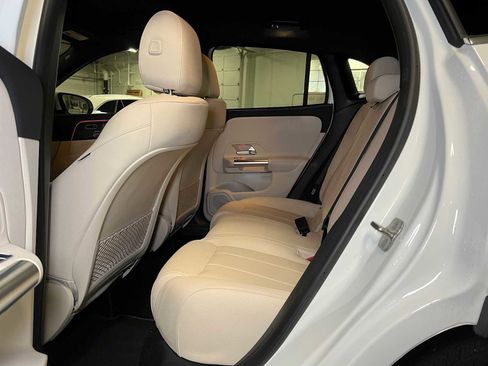 Certified 2025 Mercedes-Benz GLA 250 4MATIC image 18