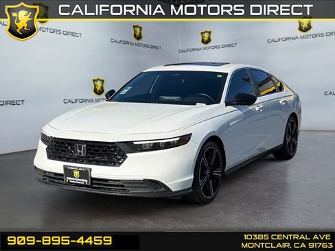 Used 2025 Honda Accord Sport image 1