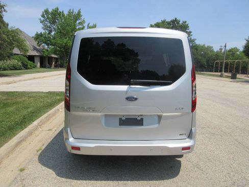 Used 2022 Ford Transit Connect XLT FWD image 14