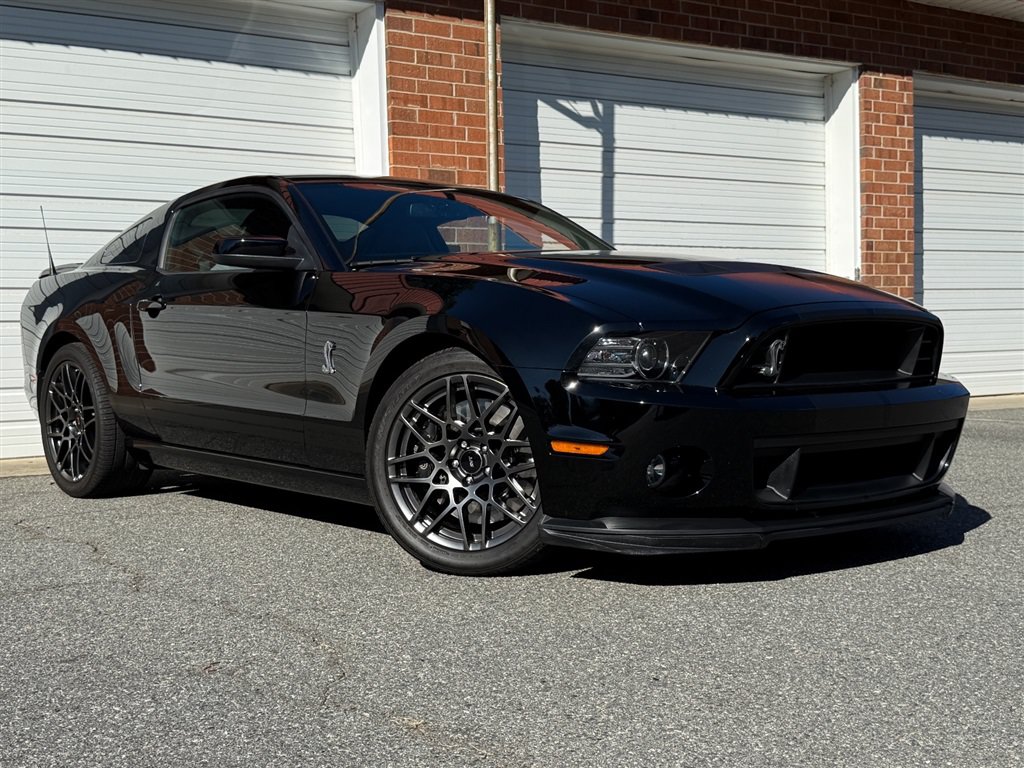 Used 2014 Ford Mustang Shelby GT500 w/ Equipment Group 821A RWD image 24