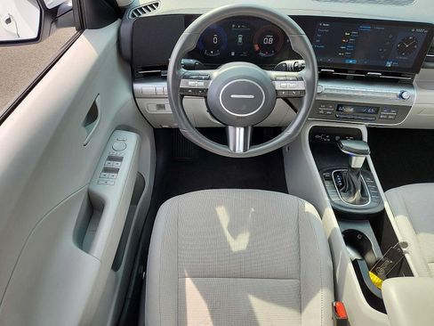 Used 2024 Hyundai Kona SEL AWD/4WD image 12