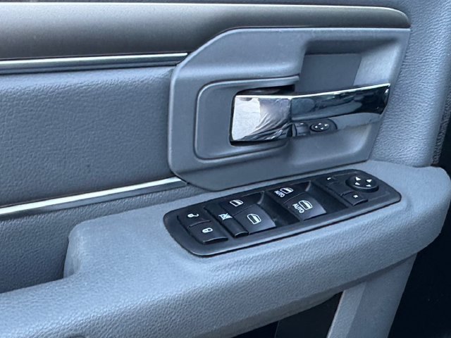 Used 2018 RAM 1500 Classic SLT AWD/4WD image 5