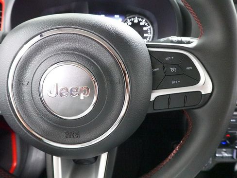 Used 2023 Jeep Renegade Trailhawk AWD/4WD image 13