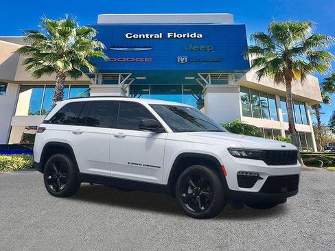 Certified 2025 Jeep Grand Cherokee Limited w/ Black Appearance Package RWD image 2